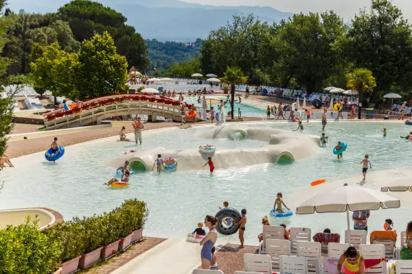 hu Norcenni Girasole Village